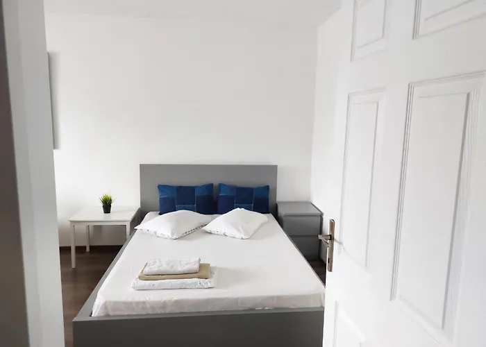 Piata Victoriei Pat Dublu, Canapea Extensibila *