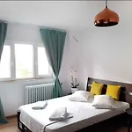 Piata Victoriei Pat Dublu, Canapea Extensibila Apartment Bucharest